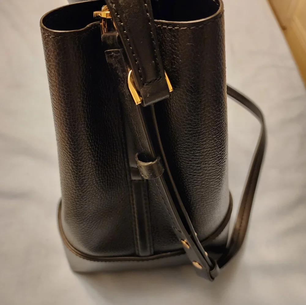 Michael Kors Bucket Bag - Picture 5 of 6